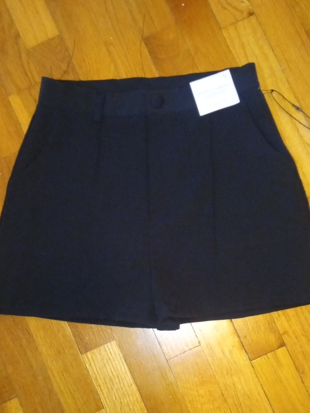 NWT Women's med black High-Waist Tailored Shorts